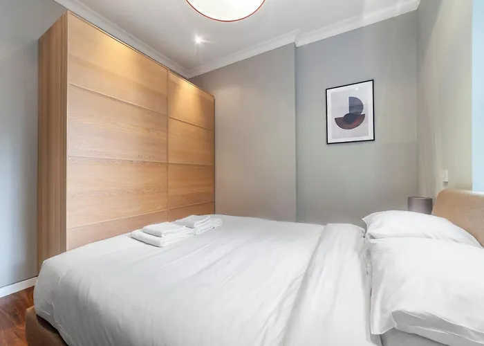 Bright & Modern 1Bdr Flat Near Lakeside Road